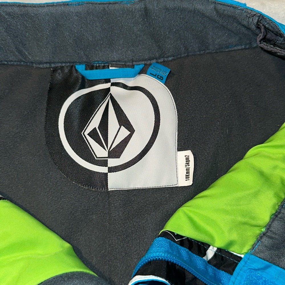 Volcom ski/snowboard youth large-gently used-see pictures